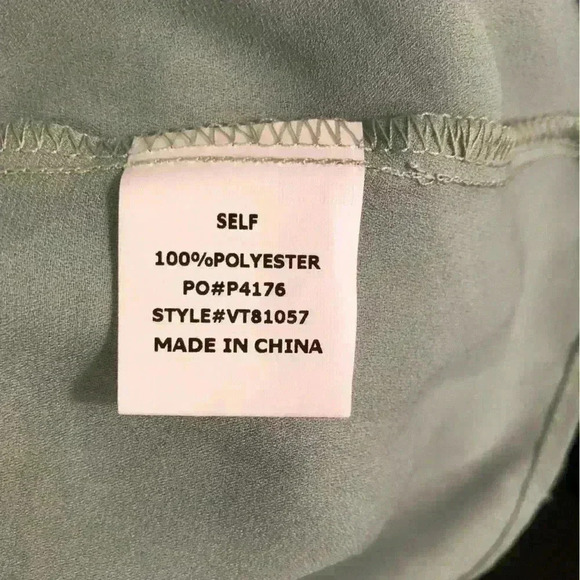 Vine & Love Large Green Silky Blouse with Accordian Puff Sleeves L/S NWT - Picture 8 of 8